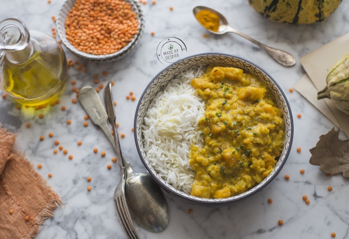 Curry di lenticchie rosse, zucca e latte di cocco