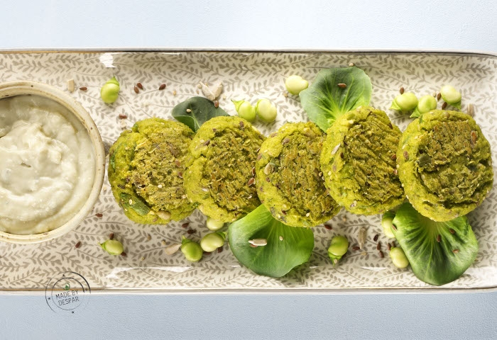 Falafel di fave fresche e semi di lino con crema al gorgonzola