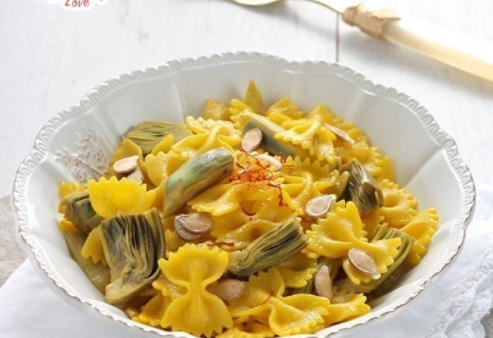 Farfalle allo zafferano e carciofi