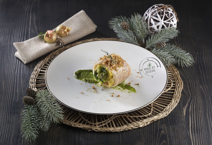 Filetti di nasello ripieno di patate e cime di rapa con crumble alle nocciole