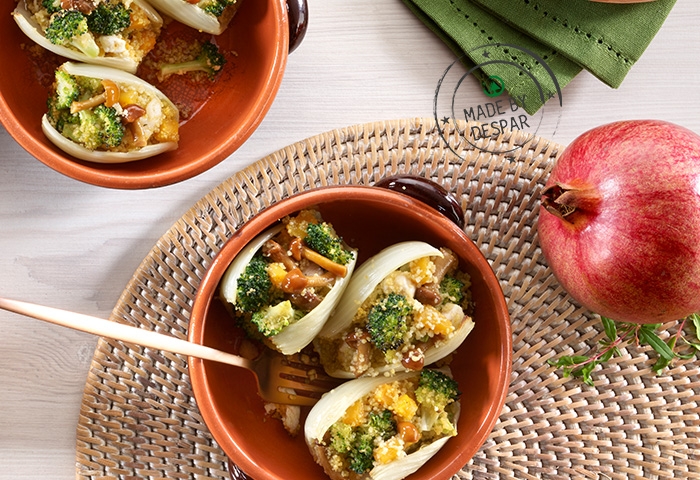 Finocchi ripieni di cous cous con dadolata di zucca e tacchino, broccoli e funghi
