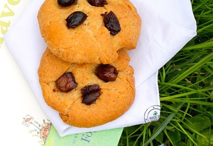 Focaccine integrali alle olive e origano