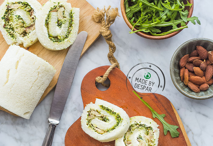 Girelle con formaggio, pesto di rucola e sgombro
