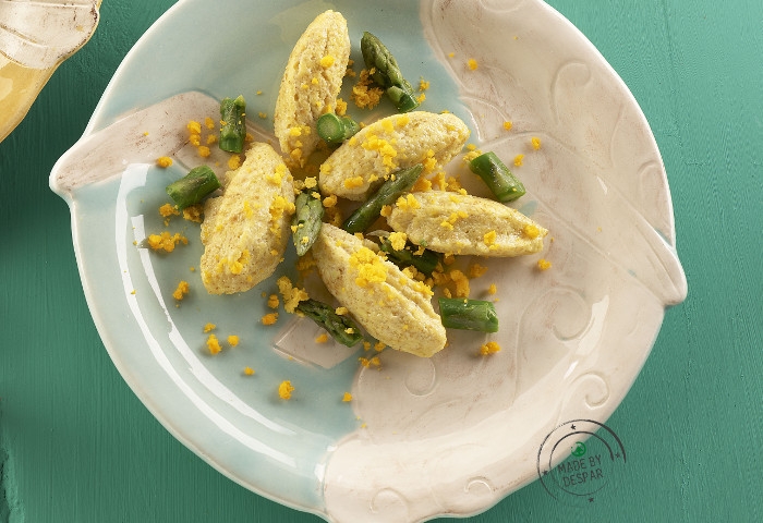 Gnocchetti di ricotta e asparagi con uovo mimosa