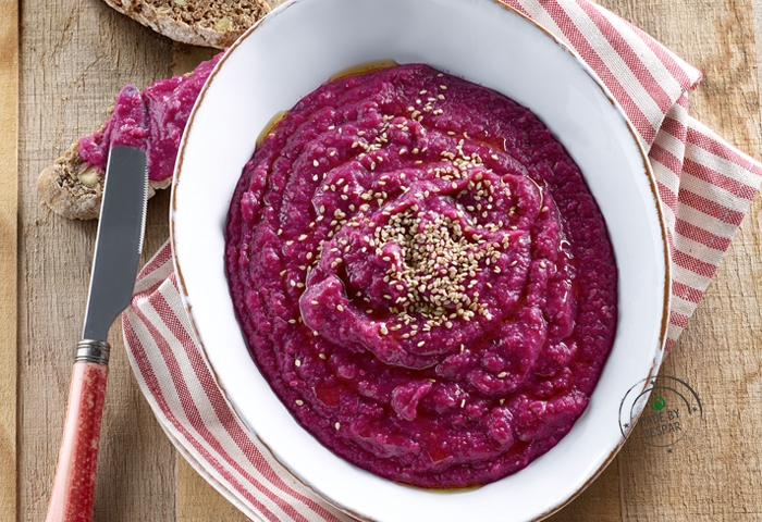 Hummus di cannellini e rapa rossa