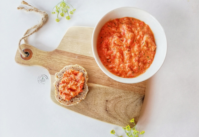 Hummus di peperoni, paprika e finocchietto