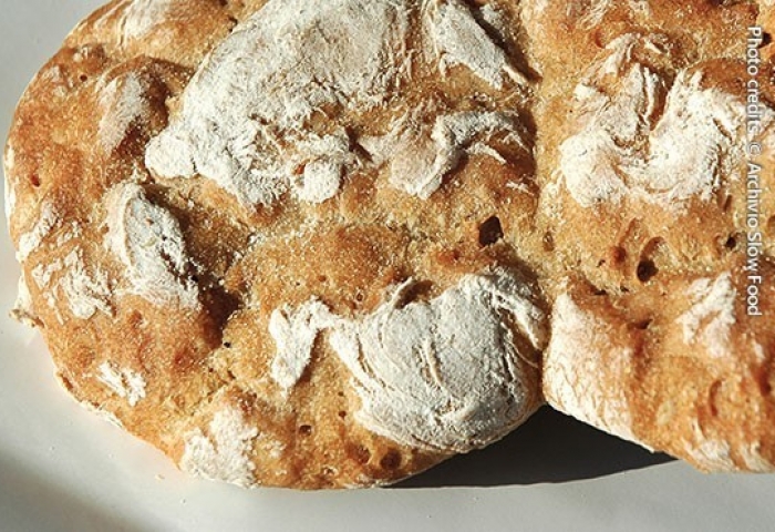 Il pane “nero” delle Alpi