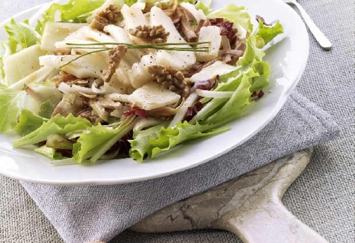 Insalata tiepida di carciofi, pere e pecorino