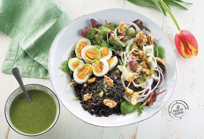 Insalata unica con cipolla di Tropea, uova e riso Venere