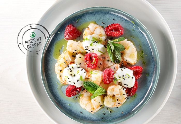Insalatina di gamberi lamponi e lime con yogurt alla menta