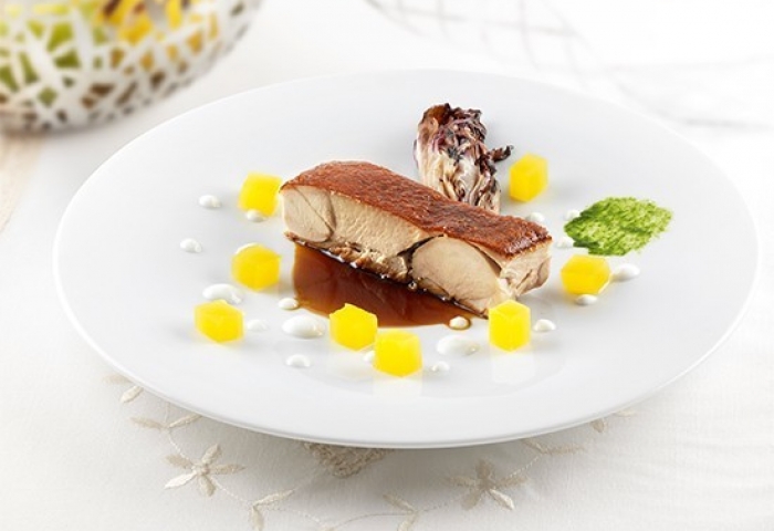 Maialino da latte agli agrumi e salsa allo yogurt