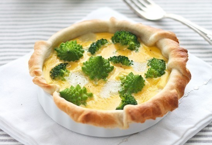 Mini quiches con broccoli e Montasio