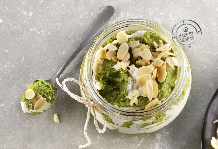 Mousse di broccoli, robiola e mandorle