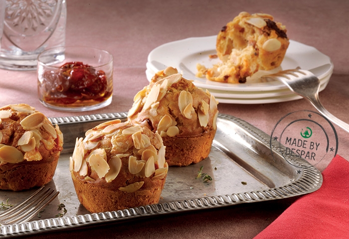 Muffin alla verza e alici con porro e pomodori secchi
