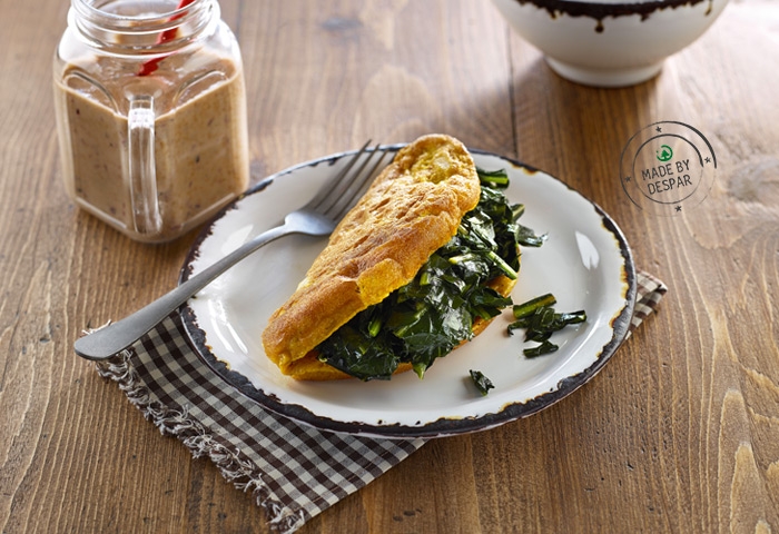 Omelette di patate ripiena di cicoria