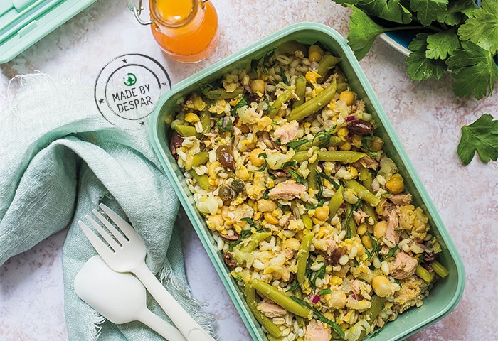 Orzo con ceci schiacciati, tonno e fagiolini