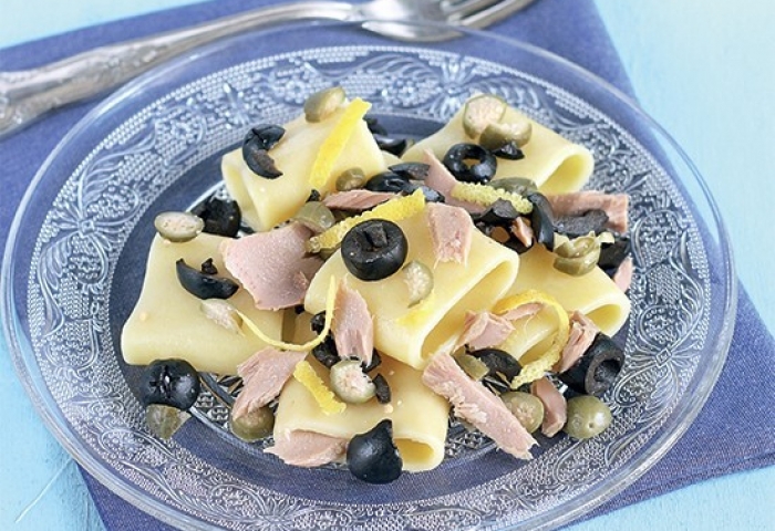 Paccheri con tonno e pesto di olive