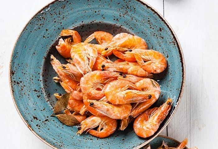 Padellata di gamberi, porcini e uova