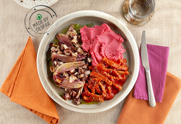 Padellata di radicchio e finocchi, straccetti di manzo e polenta rosa