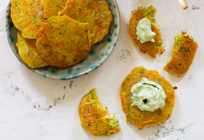 Pakora con tzatziki di avocado