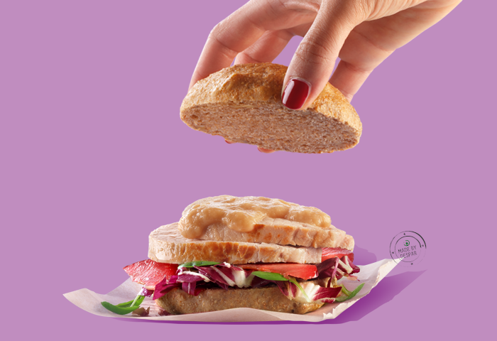 Panino con filetto di maiale allo scalogno