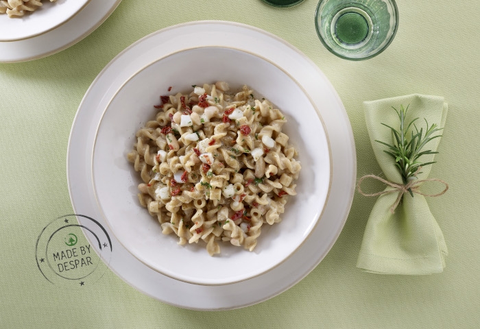 Pasta mista risottata, vellutata di cannellini, seppia, pomodoro secco e polvere di rosmarino