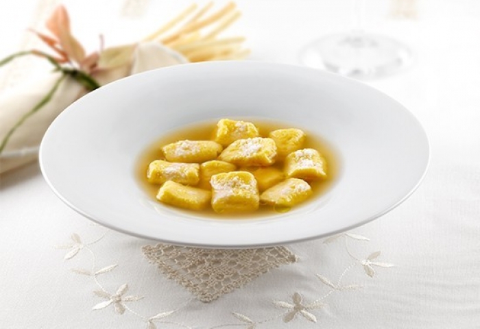 Pasta reale in brodo di cappone