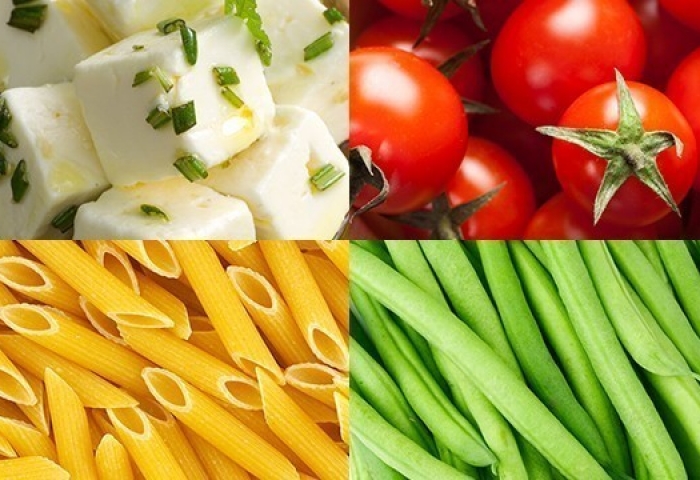 Penne di mais con fagiolini, feta e pomodorini