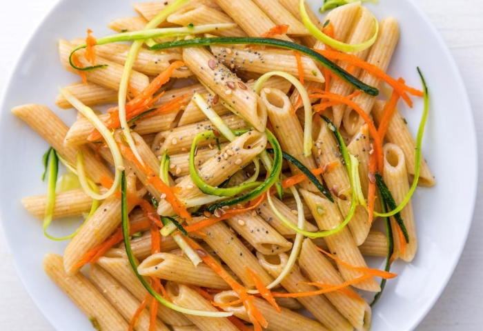 Penne integrali con verdure e olio di sesamo