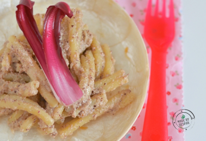 Pesto di radicchio e mandorle