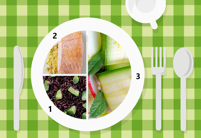 Piatto unico: zucchine con ravanelli e menta, riso Venere, salmone con crema di nocciole