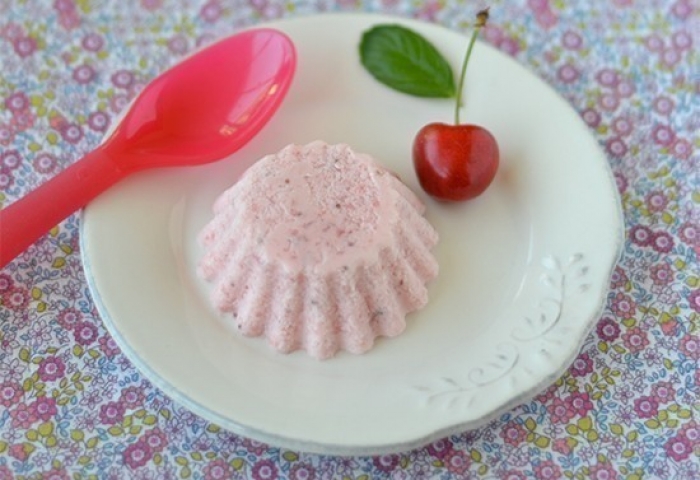 Piccole bavaresi alla fragola e ciliegia