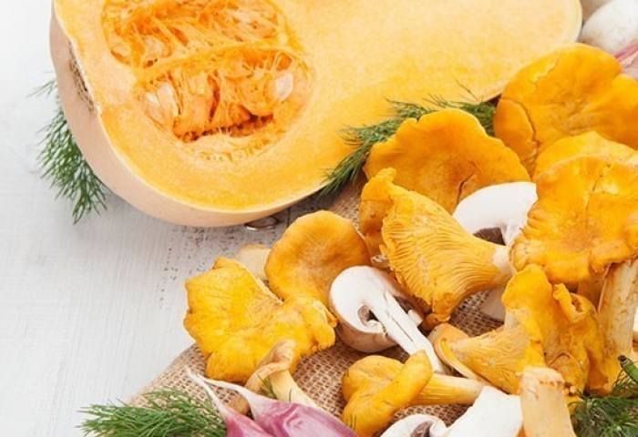 Pizza integrale con zucca, funghi e stracchino