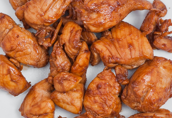 Pollo saltato alla salsa di soia e lime