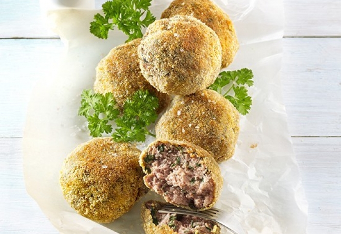 Polpettine di carne al forno con coste e catalogna