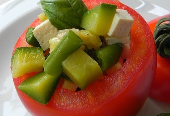 Pomodori ripieni di tofu e verdure