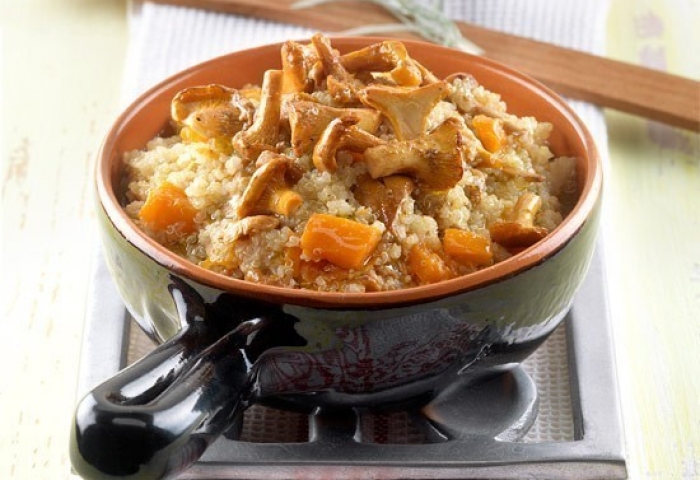 Quinoa con zucca e finferli al coriandolo