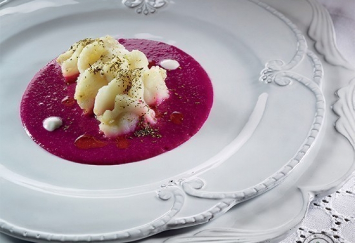 Rana pescatrice con salsa alle pere, rapa rossa e aceto balsamico