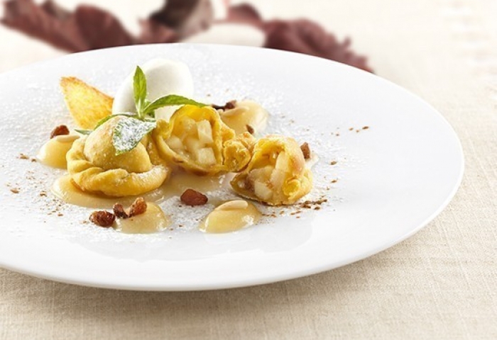 Ravioli con ripieno di strudel