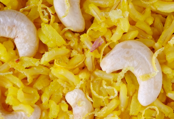 Riso integrale con limone e anacardi
