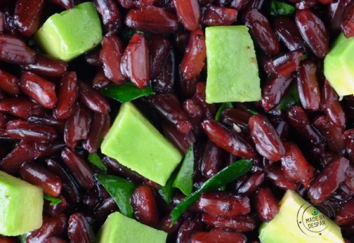 Riso Venere con avocado e rucola