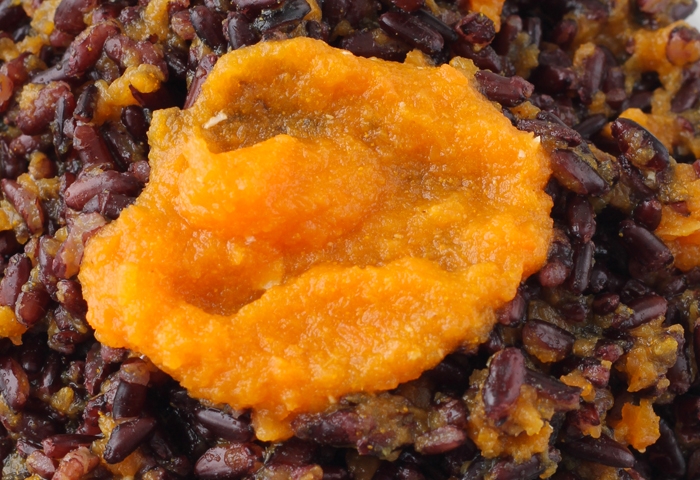 Riso Venere con carote e curcuma