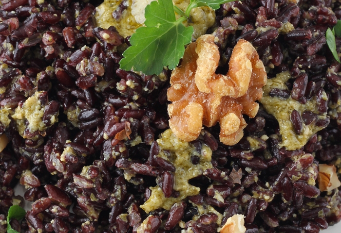 Riso Venere con noci e prezzemolo