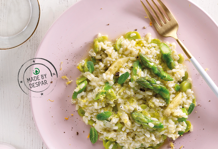 Risotto agli asparagi, fave, menta e limone