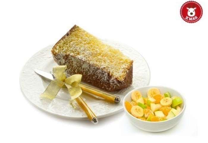 Sandwich di pandoro e frutta