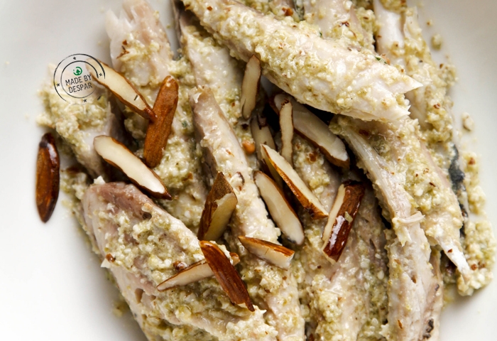 Sgombro al vapore con pesto di capperi e mandorle