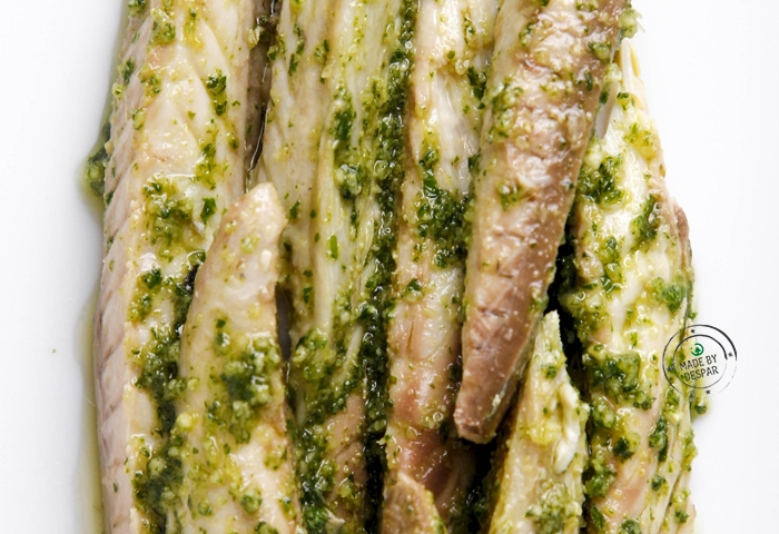 Sgombro al vapore con salsa alle erbe