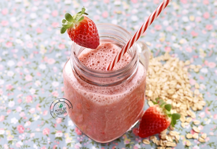 Smoothie all’avena, fragola e banana