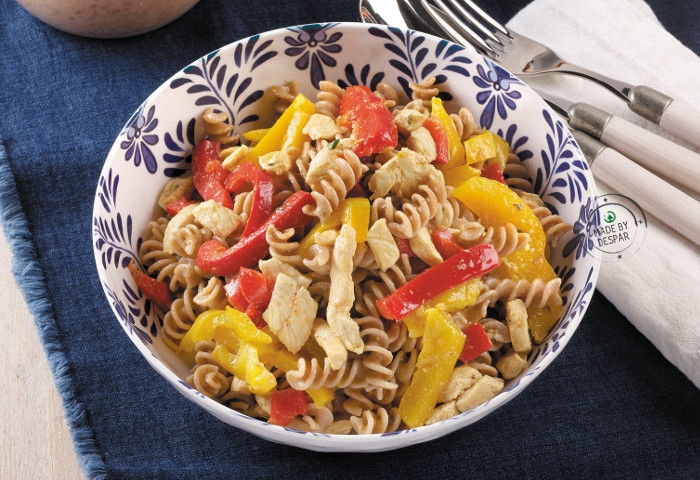 Spirali di farro con pollo e peperoni