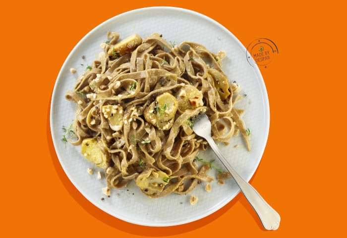 Tagliatelle di castagne con carbonara di porcini